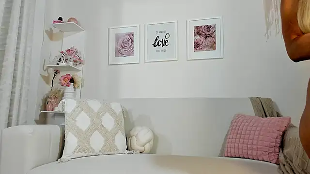 Mia Rosee1 online show from 04.14.26