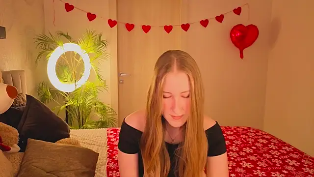 Snapshot of CassieReborn chatting on 02.25.26 CassieReborn online show from 02.25.26