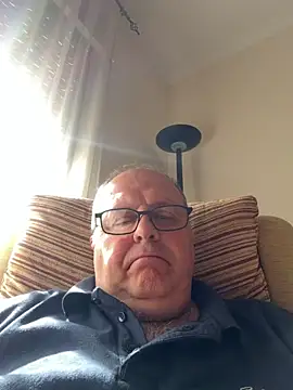 Snapshot of YachtCaptain10 chatting on 04.15.26 YachtCaptain10 online show from 04.15.26