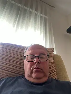 Snapshot of YachtCaptain10 chatting on 05.06.26 YachtCaptain10 online show from 05.06.26