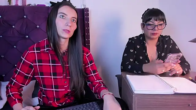 Snapshot of Valkiria-and-Dione chatting on 02.09.26 Valkiria-and-Dione online show from 02.09.26