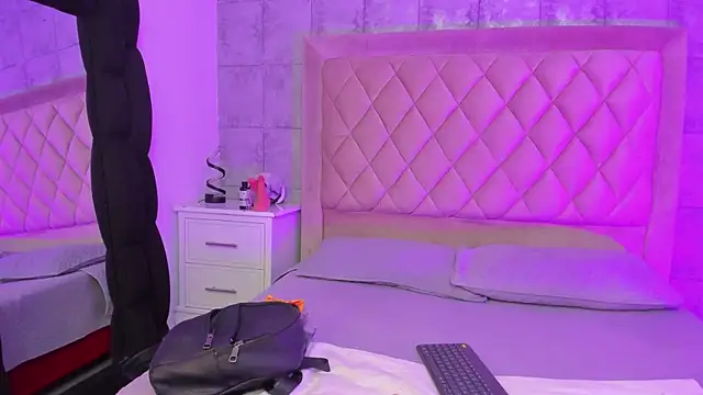 Snapshot of CleoFoxx_ chatting on 02.09.26 CleoFoxx online show from 02.09.26