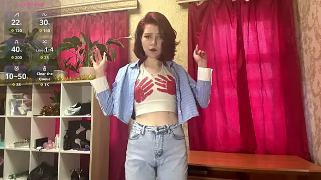 Snapshot of LaurynGeisinger chatting on 02.22.26 LaurynGeisinger online show from 02.22.26