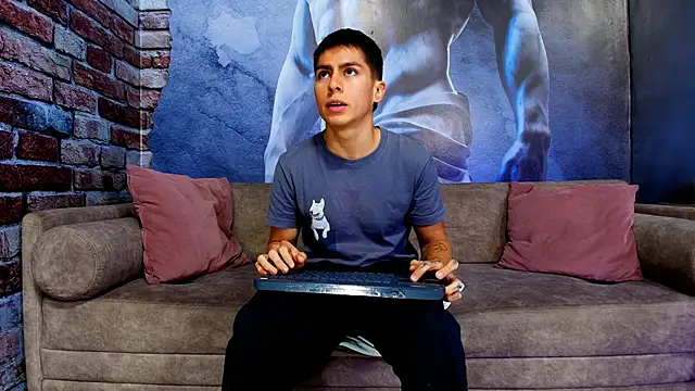 Snapshot of Aron_pulse chatting on 02.23.26 Aron pulse online show from 02.23.26