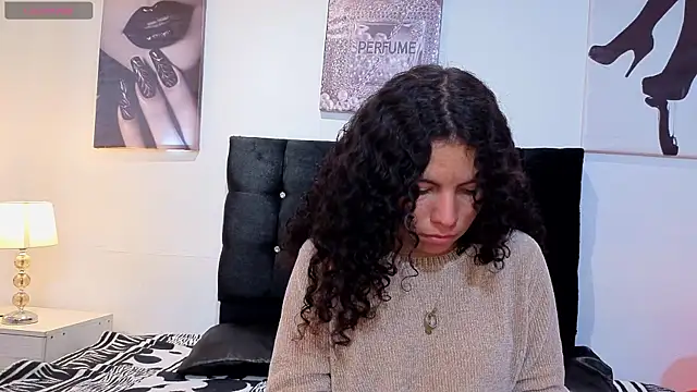 Snapshot of Zoe-yanin chatting on 02.17.26 Zoe-yanin online show from 02.17.26