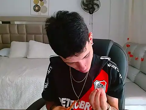 Snapshot of eroboyxox chatting on 02.18.26 eroboyxox online show from 02.18.26