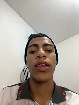 Snapshot of dominick_fran chatting on 02.08.26 dominick fran online show from 02.08.26