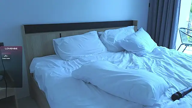 pink flow0 online show from 02.07.26