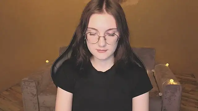 Snapshot of VixenLight chatting on 02.02.26 VixenLight online show from 02.02.26