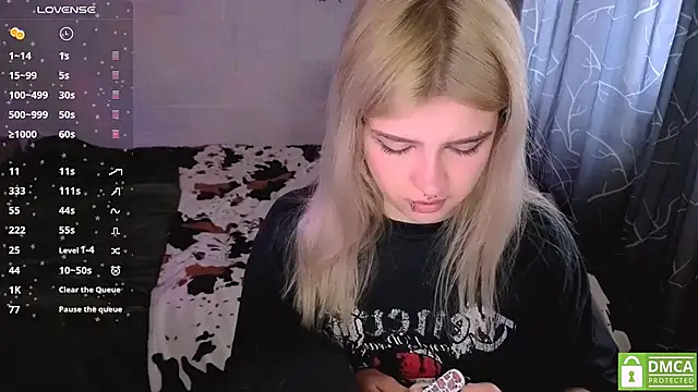 Snapshot of MoonlightGrace chatting on 04.12.26 MoonlightGrace online show from 04.12.26
