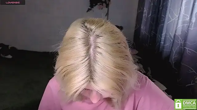 Snapshot of MoonlightGrace chatting on 04.23.26 MoonlightGrace online show from 04.23.26
