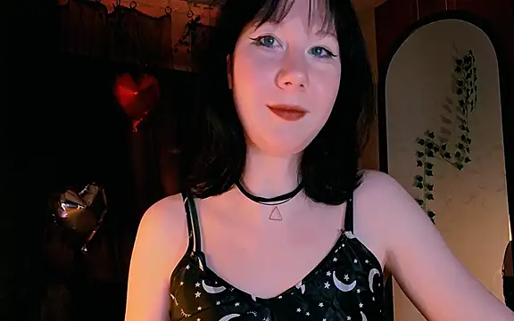 Snapshot of marty_bree chatting on 04.16.26 marty bree online show from 04.16.26