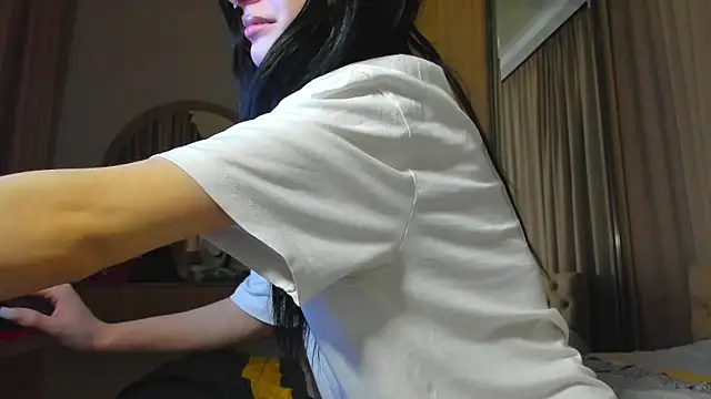 Lesyalisss online show from 05.14.26