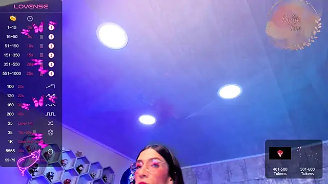 Snapshot of kylliefox_ chatting on 12.26.24 kylliefox online show from 12.26.24