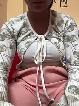 Snapshot of kavyababy00 chatting on 02.12.26 kavyababy00 online show from 02.12.26