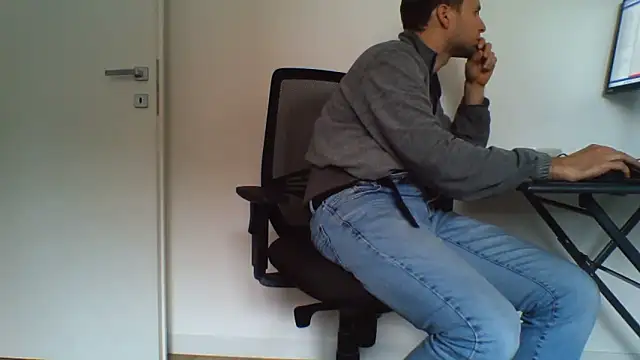 Snapshot of andre_italy chatting on 05.15.26 andre italy online show from 05.15.26