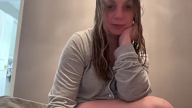 Snapshot of ShyFlameLive chatting on 02.14.26 ShyFlameLive online show from 02.14.26