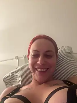 Snapshot of SophieSchmidt chatting on 02.24.26 SophieSchmidt online show from 02.24.26