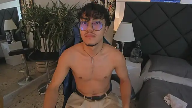 Snapshot of kai_storn chatting on 02.22.26 kai storn online show from 02.22.26