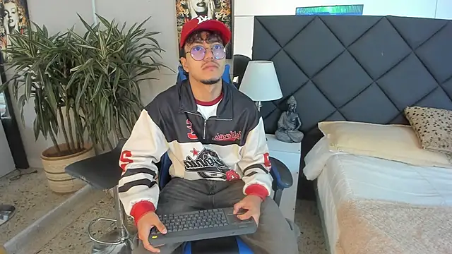 Snapshot of kai_storn chatting on 03.15.26 kai storn online show from 03.15.26