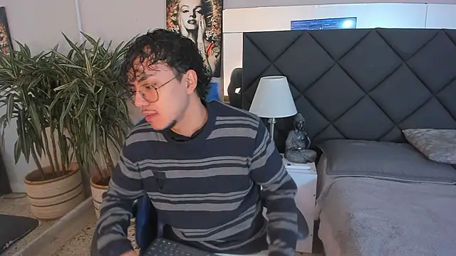 Snapshot of kai_storn chatting on 03.21.26 kai storn online show from 03.21.26