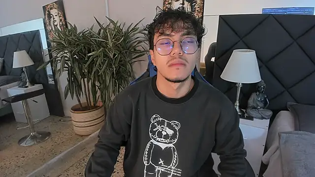 Snapshot of kai_storn chatting on 03.22.26 kai storn online show from 03.22.26