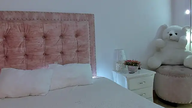 Jennifer Lee  online show from 03.12.26