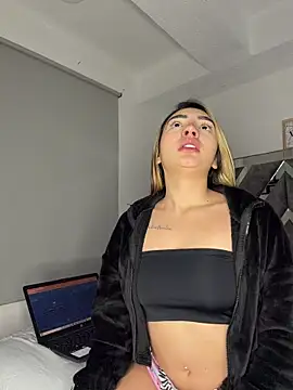 Snapshot of KimCollinss chatting on 02.13.26 KimCollinss online show from 02.13.26