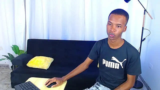 Snapshot of gusy_18 chatting on 02.16.26 gusy 18 online show from 02.16.26