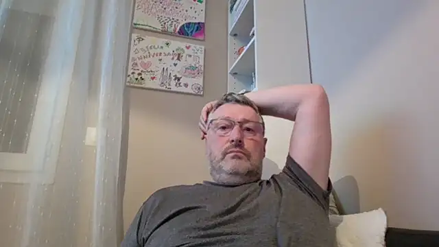 doudou310 online show from 04.01.26