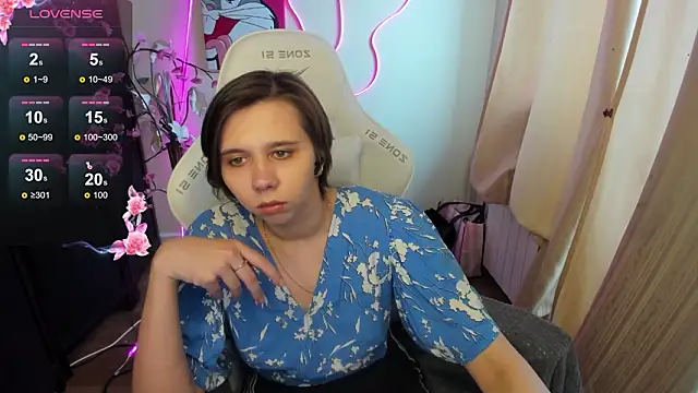 Scarlet Sirenn online show from 02.17.26