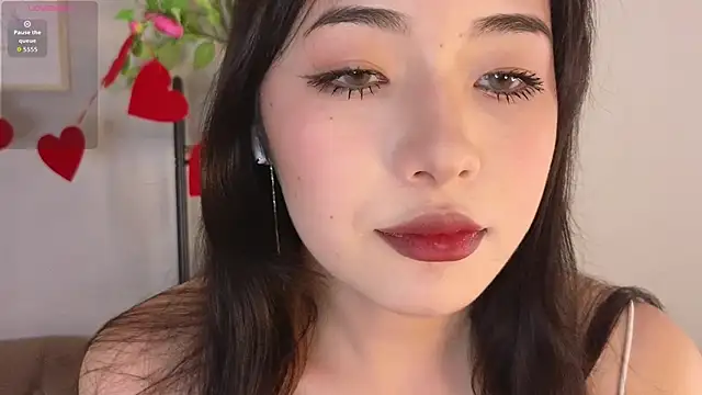Snapshot of Noiry_Vuvez chatting on 05.31.26 Noiry Vuvez online show from 05.31.26