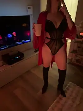 Snapshot of hottogetherNL chatting on 02.14.26 hottogetherNL online show from 02.14.26