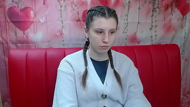 Snapshot of LilianaShine chatting on 02.22.26 LilianaShine online show from 02.22.26