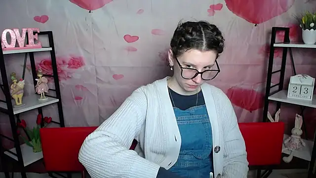 Snapshot of LilianaShine chatting on 02.23.26 LilianaShine online show from 02.23.26