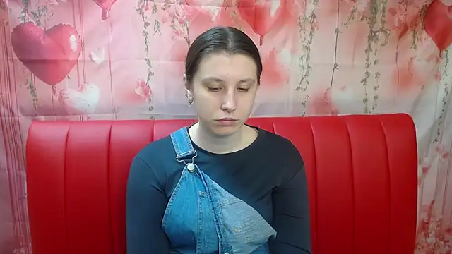 Snapshot of LilianaShine chatting on 05.03.26 LilianaShine online show from 05.03.26