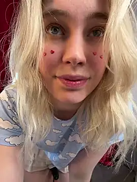 Snapshot of LovelyMiu chatting on 02.08.26 LovelyMiu online show from 02.08.26