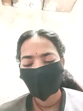 Sunali Bendre online show from 02.20.26