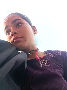 Snapshot of Sunali_Bendre chatting on 04.24.26 Sunali Bendre online show from 04.24.26