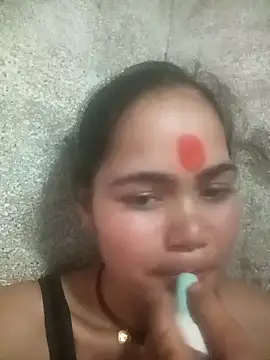 Snapshot of Sunali_Bendre chatting on 04.24.26 Sunali Bendre online show from 04.24.26
