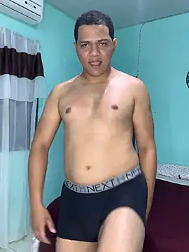 Snapshot of Loaisn chatting on 02.17.26 Loaisn online show from 02.17.26