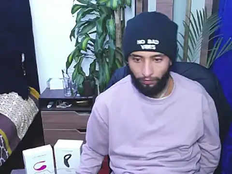 Snapshot of _noahdiaz chatting on 02.21.26 noahdiaz online show from 02.21.26