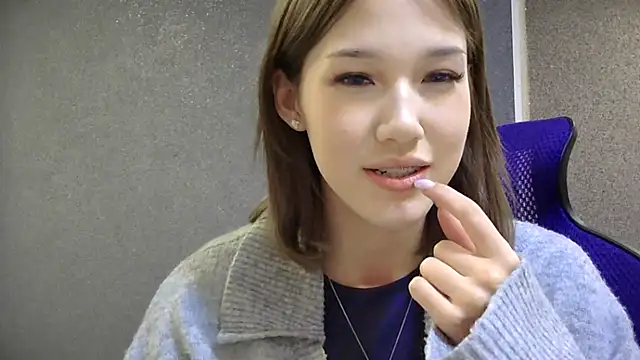 Snapshot of lilXdomiii chatting on 05.15.26 lilXdomiii online show from 05.15.26