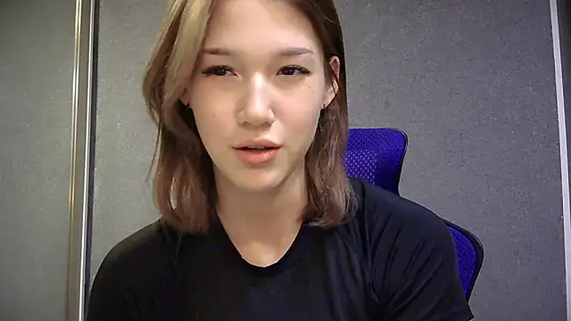 Snapshot of lilXdomiii chatting on 06.10.26 lilXdomiii online show from 06.10.26