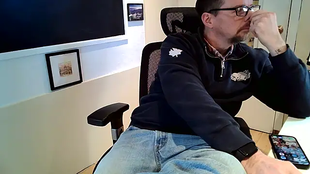 Snapshot of Scotsmanx chatting on 02.13.26 Scotsmanx online show from 02.13.26