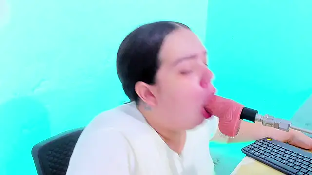 Emely pregnantt online show from 02.03.26