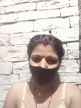 Snapshot of Divya-11431 chatting on 05.25.26 Divya-11431 online show from 05.25.26