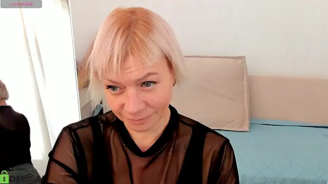 Snapshot of Ann_Annise chatting on 04.26.26 Ann Annise online show from 04.26.26