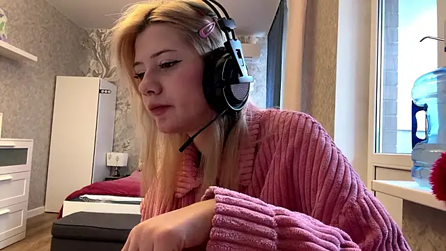 Snapshot of LadyFoxLove chatting on 02.08.26 LadyFoxLove online show from 02.08.26