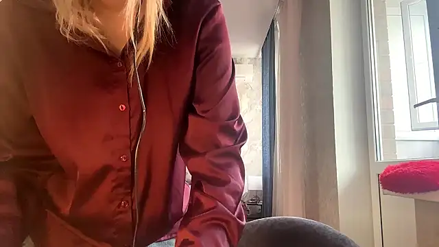 Snapshot of LadyFoxLove chatting on 02.20.26 LadyFoxLove online show from 02.20.26